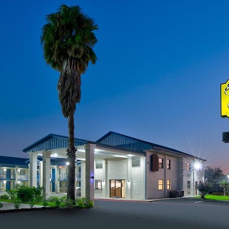 Super 8 By Wyndham Victoria - South - Hwy 59 Hotel Bagian luar foto